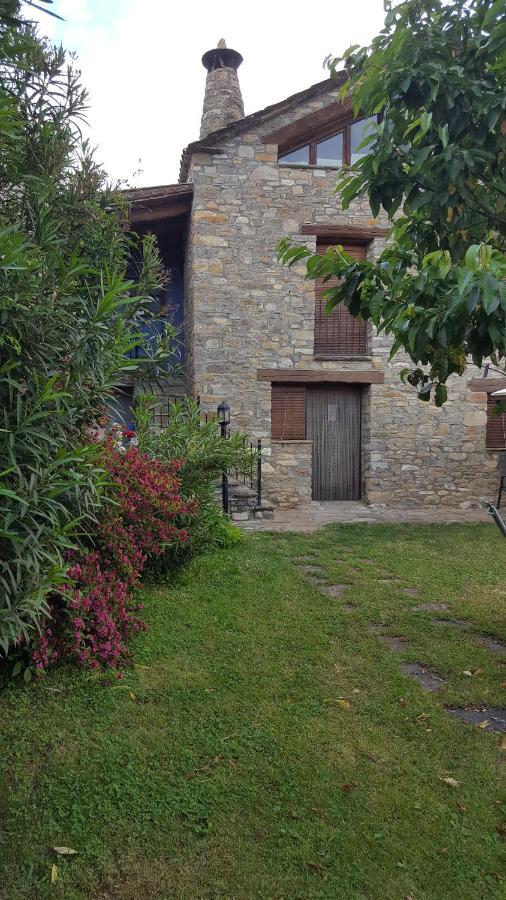 Tierrantona Apartamentos La Borda Castillon מראה חיצוני תמונה